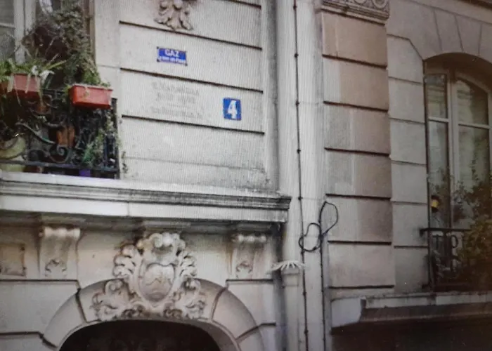 Apartment Rue Du Renard Paris
